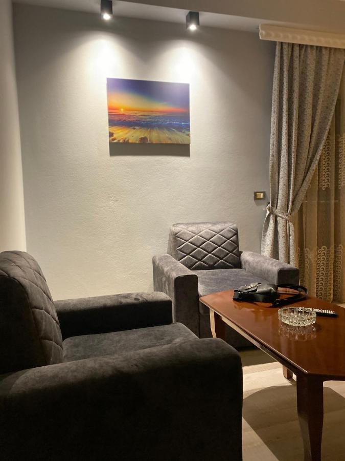 Hotel Jurgen Lezhe Luaran gambar