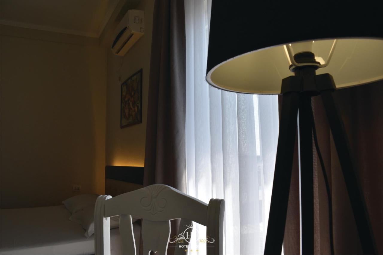 Hotel Jurgen Lezhe Luaran gambar