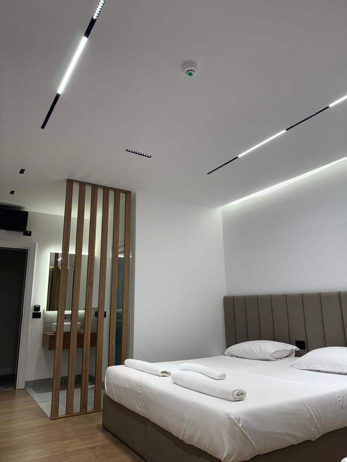 Hotel Jurgen Lezhe Luaran gambar