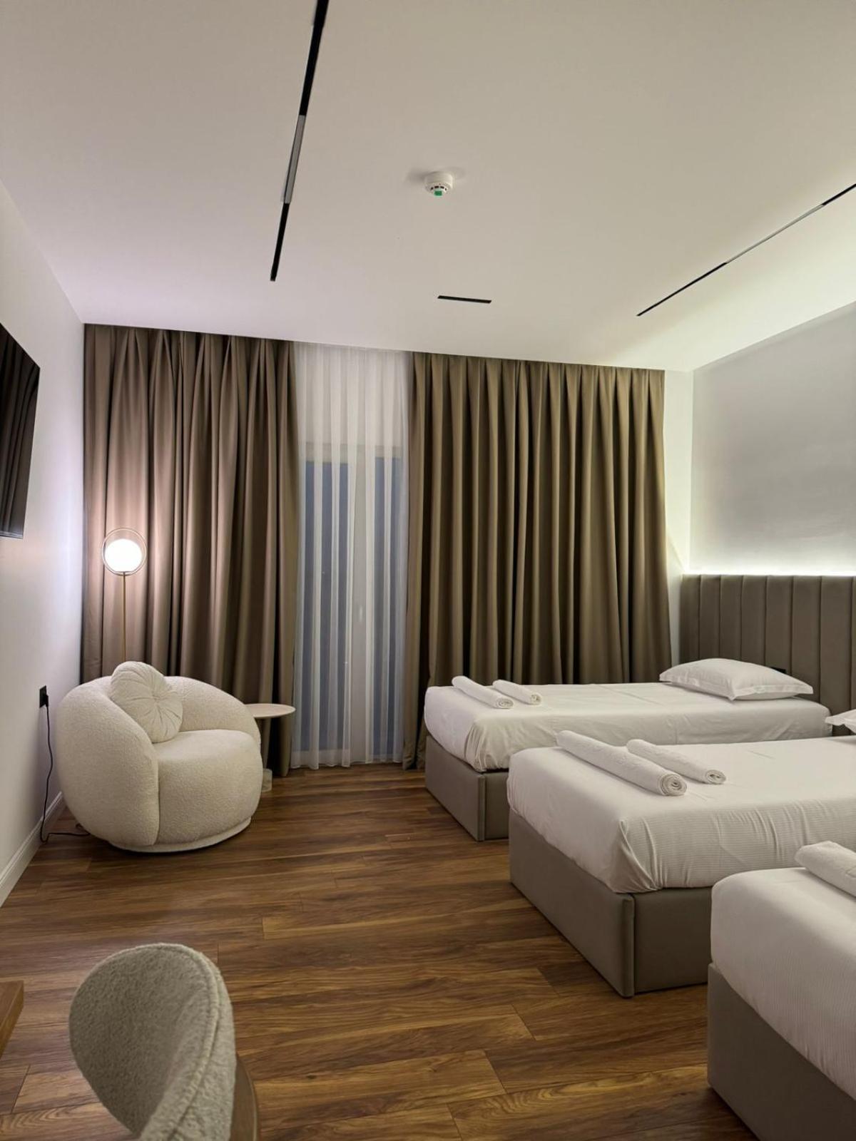 Hotel Jurgen Lezhe Luaran gambar