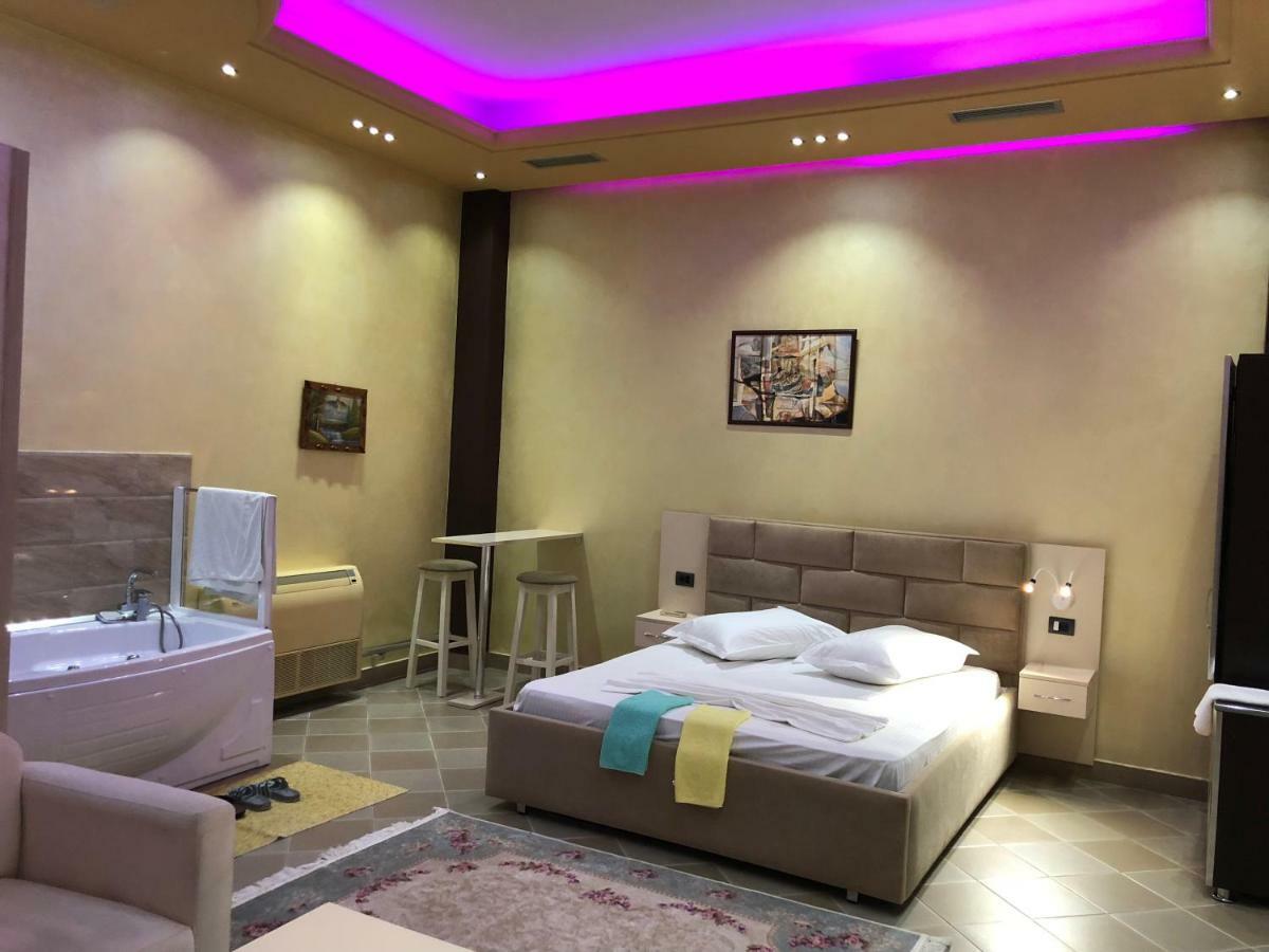 Hotel Jurgen Lezhe Luaran gambar